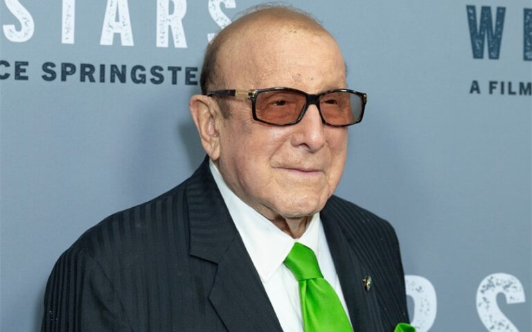 who is clive davis wife